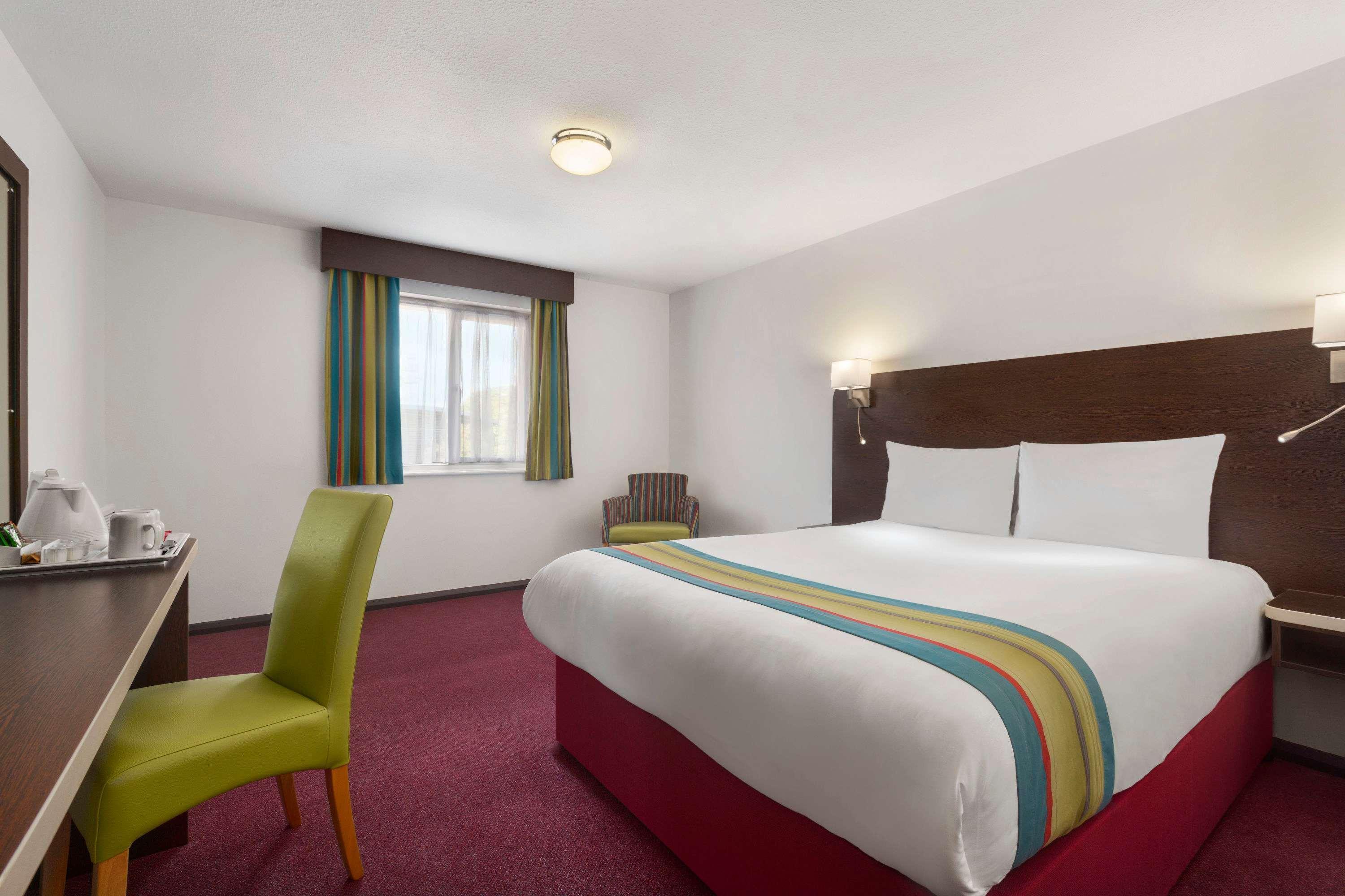 Hôtel Ramada London South Mimms à Potters Bar Extérieur photo